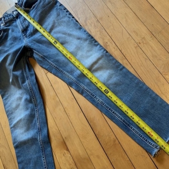 Everlane Curvy Cheeky Cropped Jeans - Picture 7 of 10